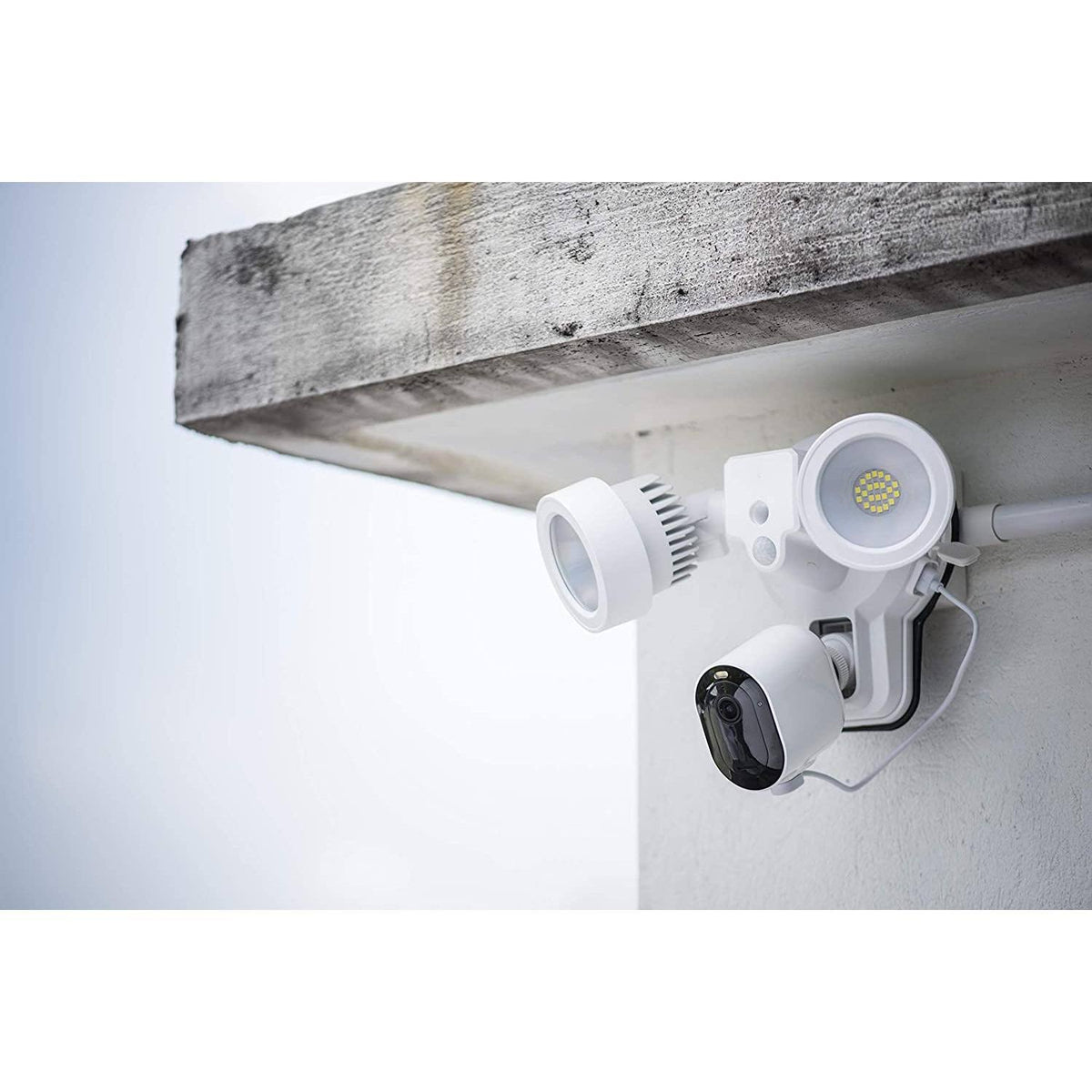 3-in-1 Floodlight, Charger and Mount (White) R563969