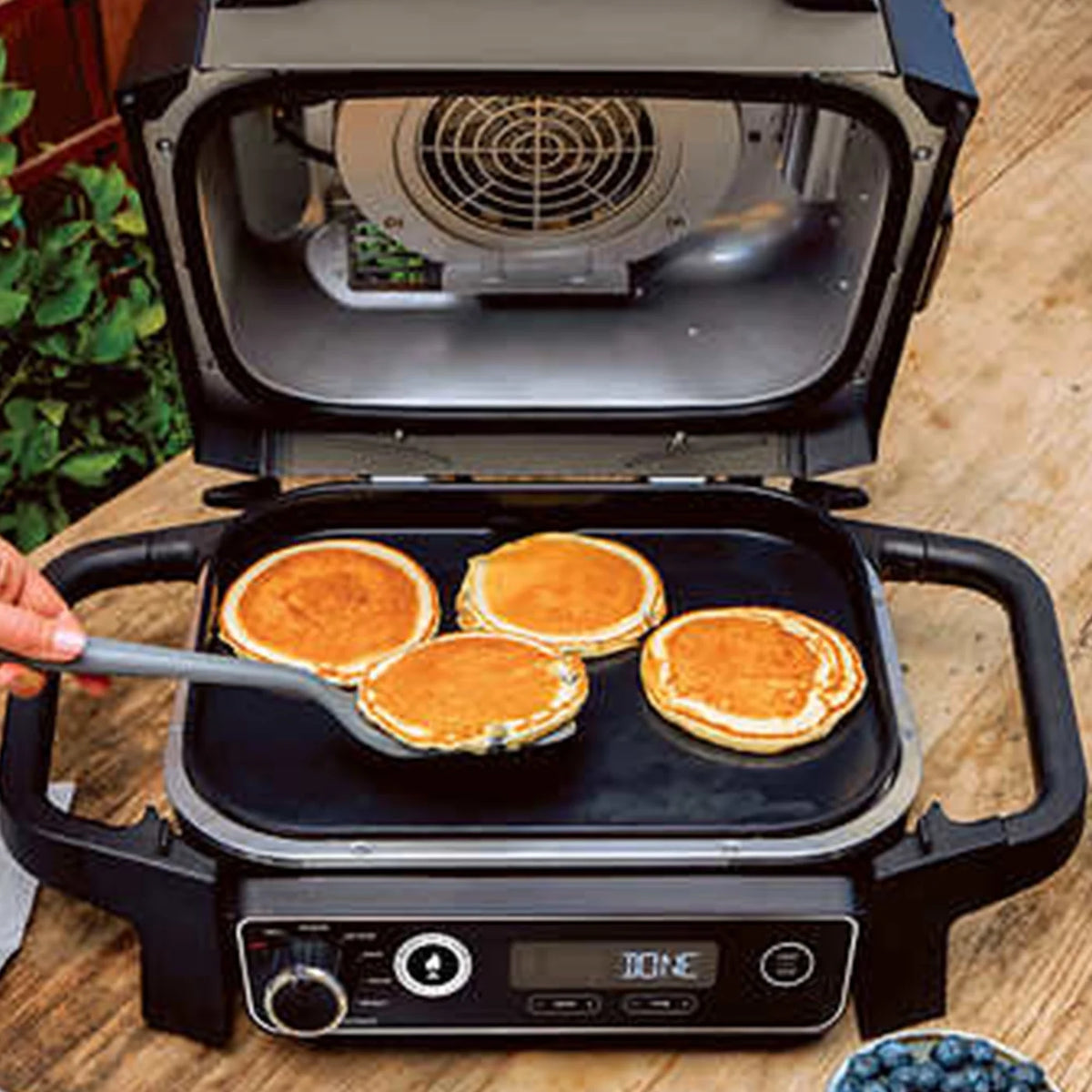 Restored 7-in-1 Outdoor Grill & Smoker and Air Fryer T7891