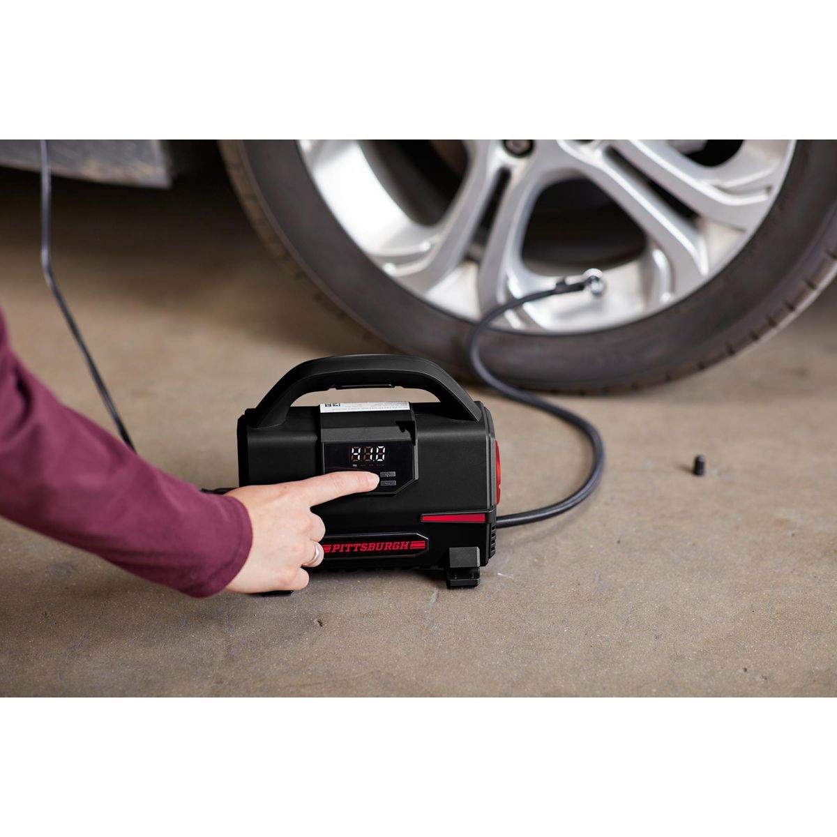 12V 120 PSI Tire Inflator with LED Light S779151