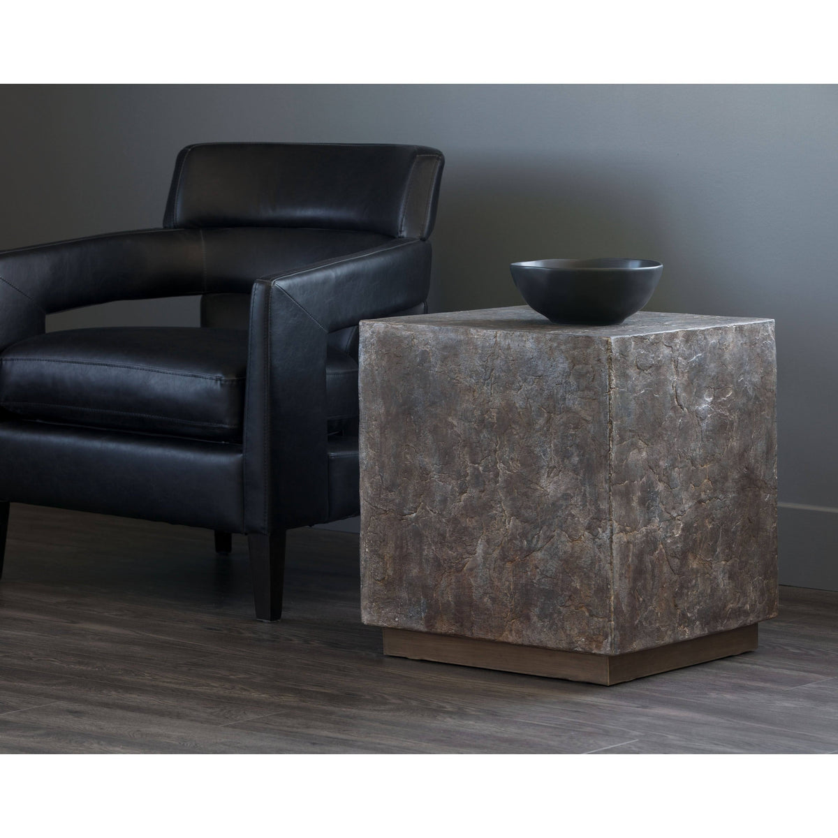 Black Side Table Y3380