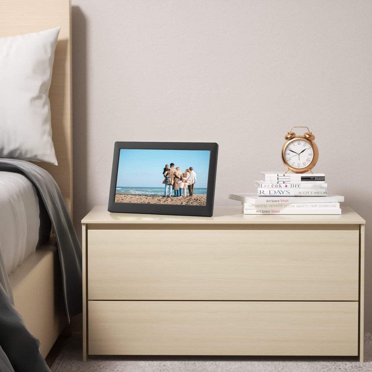 10.5 Inch USB Digital Picture Frame with Remote Control S506