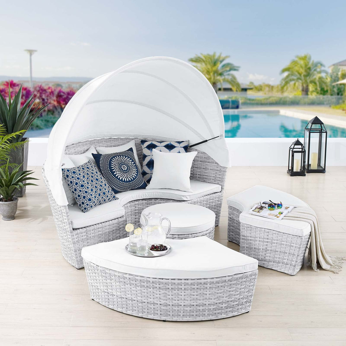 Light Gray White Outdoor Patio Daybed M97836